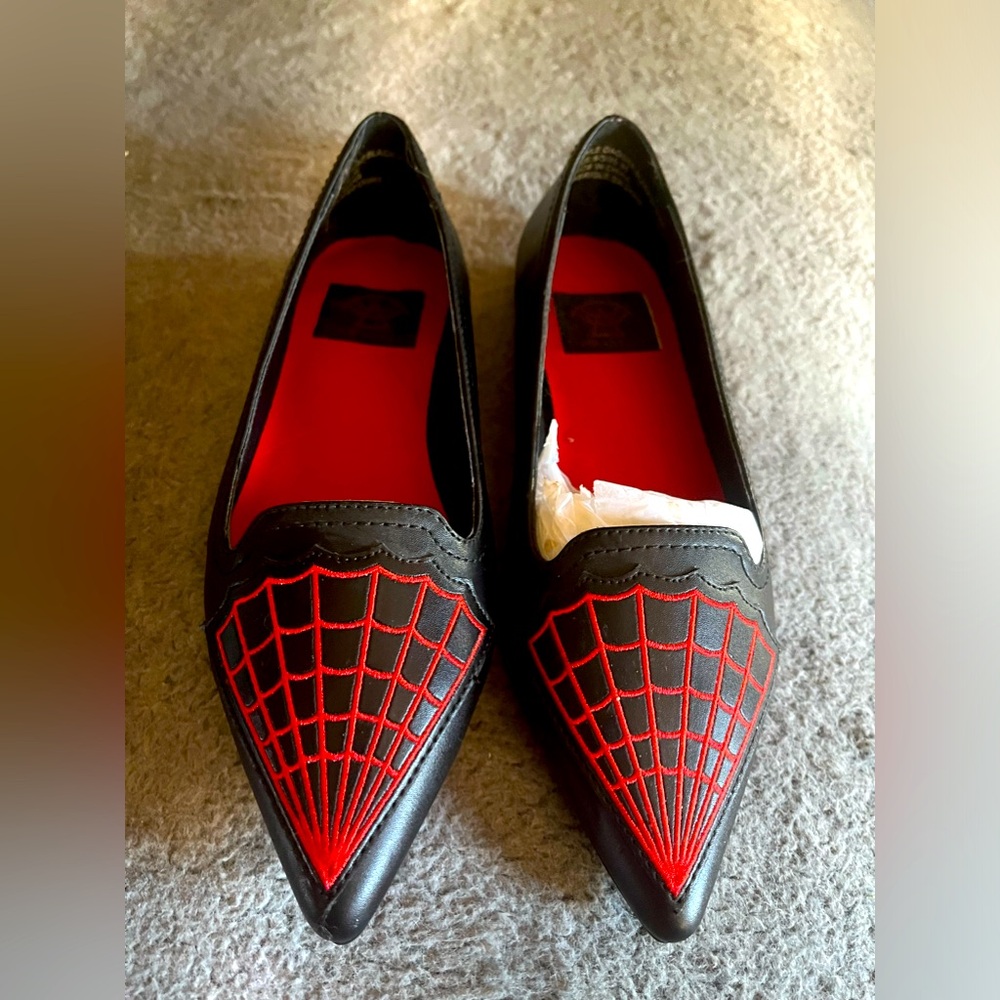 STRANGE CVLT women’s flats size 5!  Brand new!
